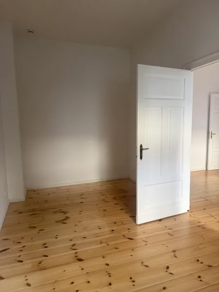 Modernisierte 2-Zimmer Altbauwohnung in Schmargendorf — photo 1
